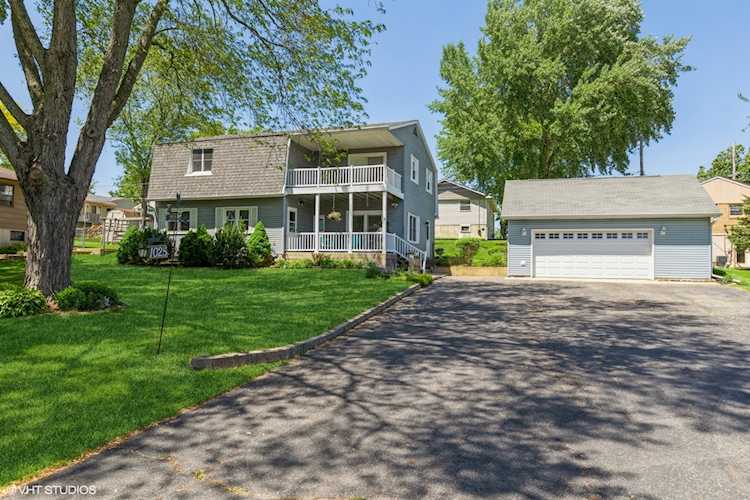1025 Grant Place Wauconda, IL 60084