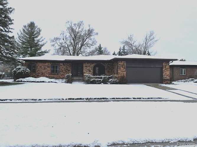 12100 Congress Dr Shelby Twp, MI 48315