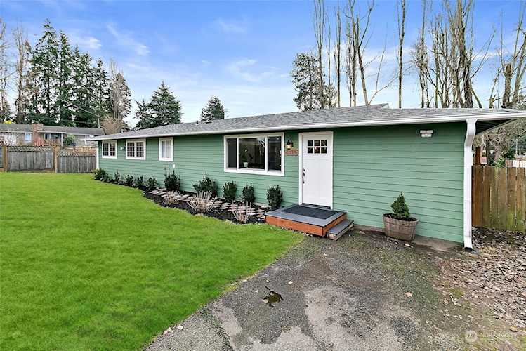 2229 SW 330th St Federal Way, WA 98023