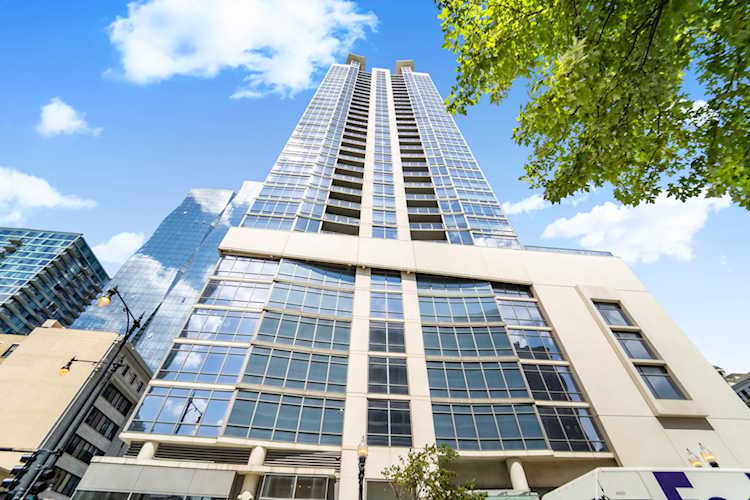 100 E 14th St #1402 Chicago, IL 60605
