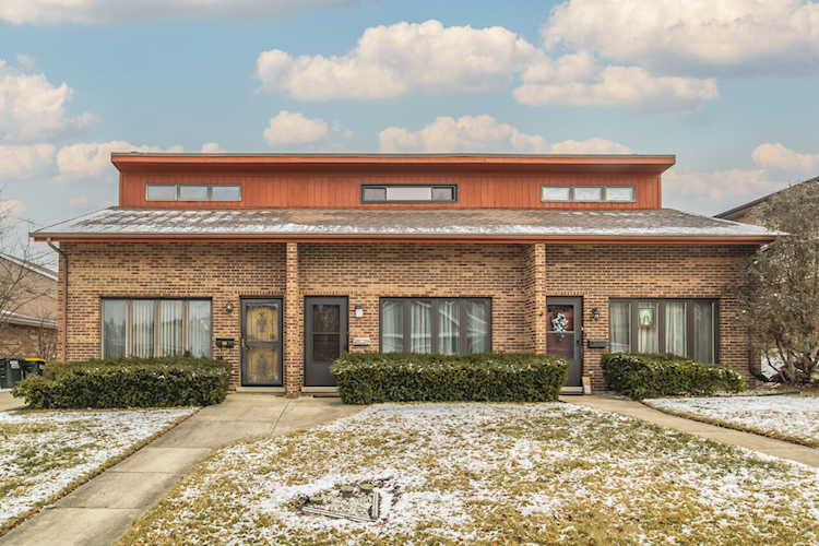 45 Terry Dr #A Roselle, IL 60172