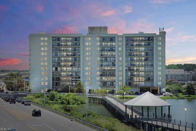 500 Pacific Ave #404 Virginia Beach, VA 23451