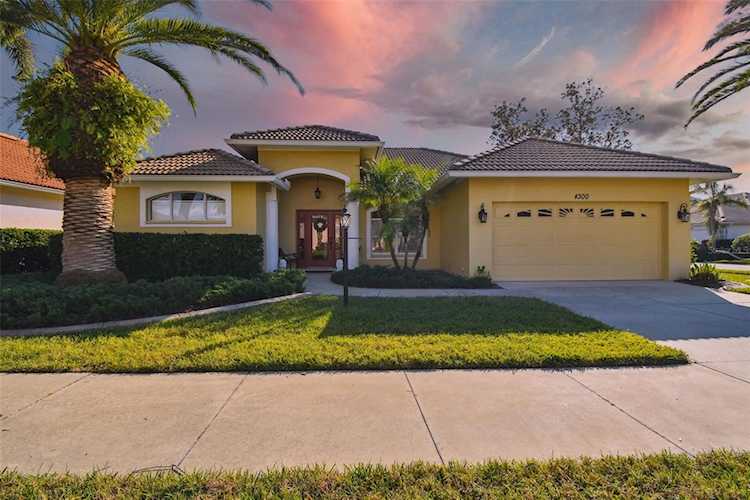 4300 Via Del Santi Venice, FL 34293