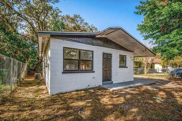 2171 Leon Ave Sarasota, FL 34234
