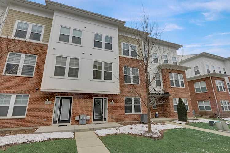 3544 Kemper Dr Woodridge, IL 60517
