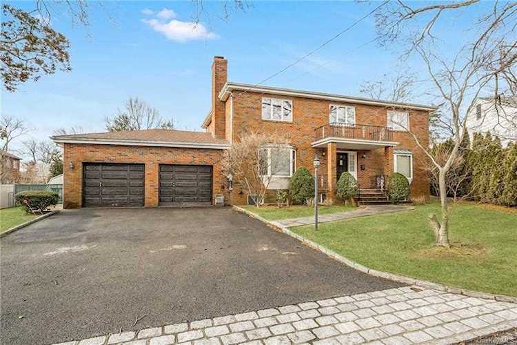 3 Deerfield Avenue Eastchester, NY 10709