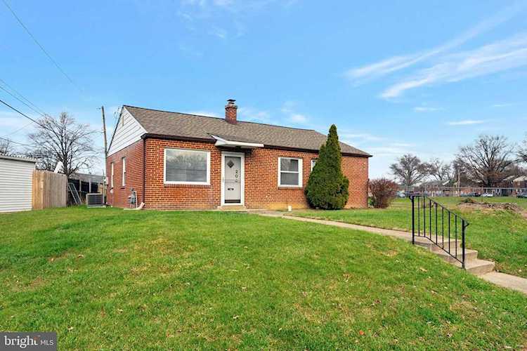 PHOTOS & DETAILS: 200 Bassett Ave, New Castle, DE 19720 For Sale - MLS #DENC2035706 - Photos, Virtual Tour, School Info - Real Estate Listing Info Photo 1