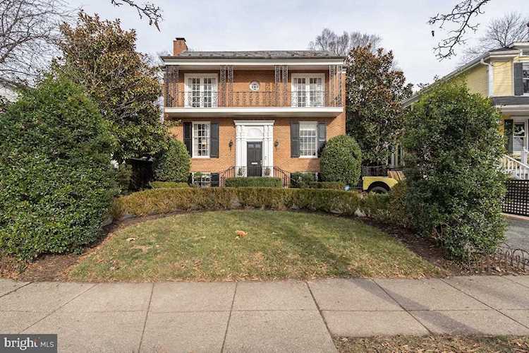 4711 Macarthur Blvd NW Washington, DC 20007 | MLS DCDC2081442 Photo 1