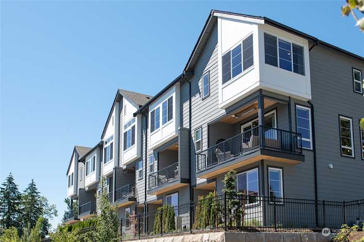 6633 NE 188th Ct #6 Kenmore, WA 98028