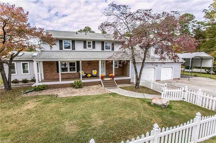 100 Frances Dr Yorktown, VA 23692