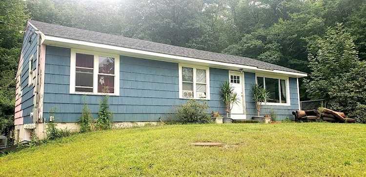 158 Ashby Rd Ashburnham, MA 01430