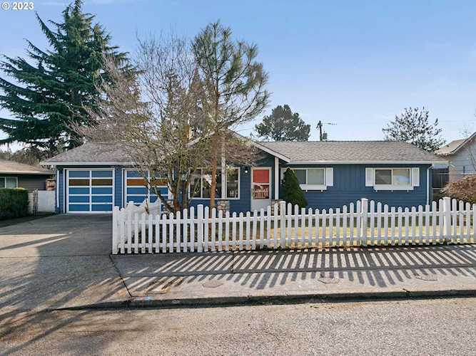 14318 SE Woodward ST Portland, OR 97236