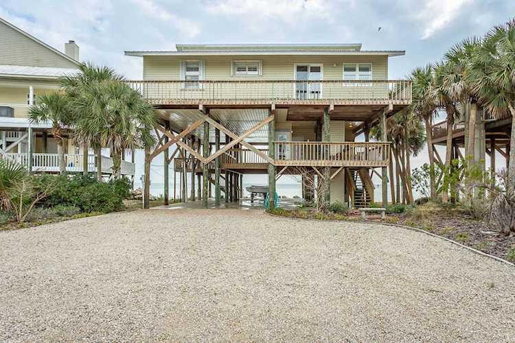 135 Beaty Taff Dr Crawfordville, FL 32327