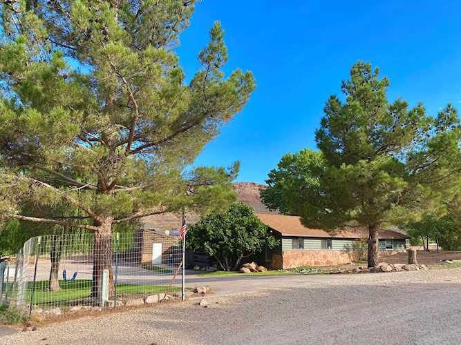 42 Hidden Valley RD Leeds, UT 84746