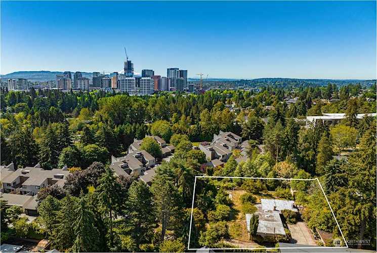 1871 Bellevue Way NE Bellevue, WA 98004