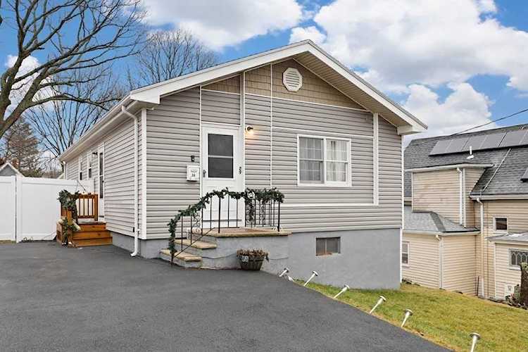 29 Morton Hill Ave Lynn, MA 01902