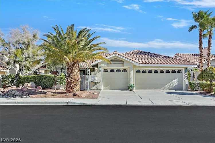2424 Ocean Front Dr Las Vegas, NV 89128