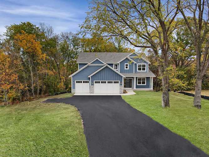 547 Red Pine Lane Eagan, MN 55123