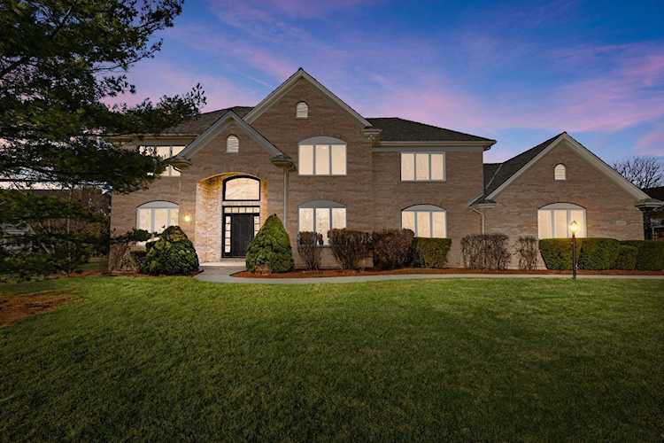 5350 W River Bend Dr Libertyville, IL 60048