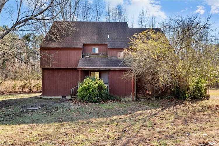 1527 Dutch Rd Suffolk, VA 23437