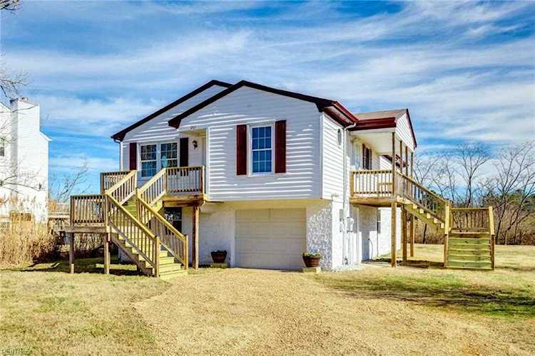 201 Ridge Rd Poquoson, VA 23662 | MLS 10471273 Photo 1