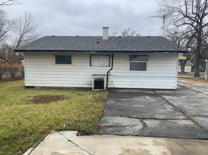 305 Tiverton Ln Steger, IL 60475