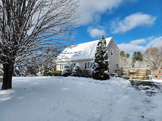 6 Hilliard Rd Chichester, NH 03258