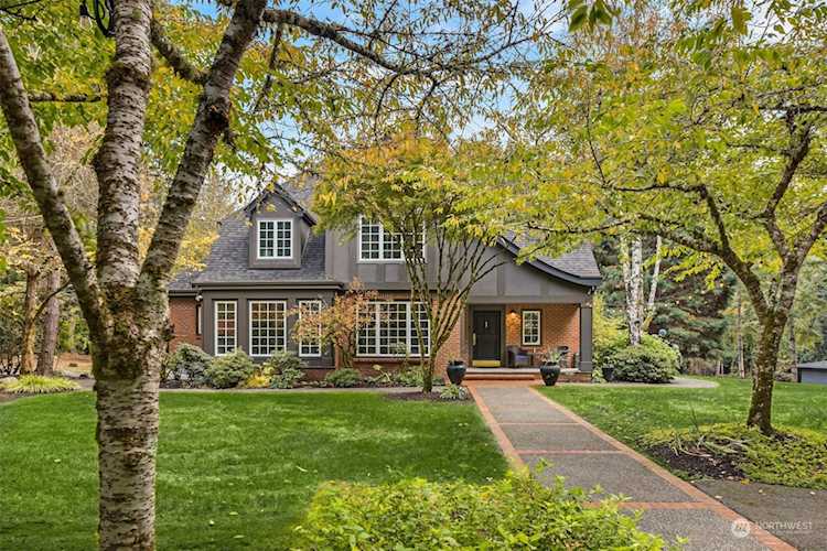7732 NE Westerly Ln Bainbridge Island, WA 98110
