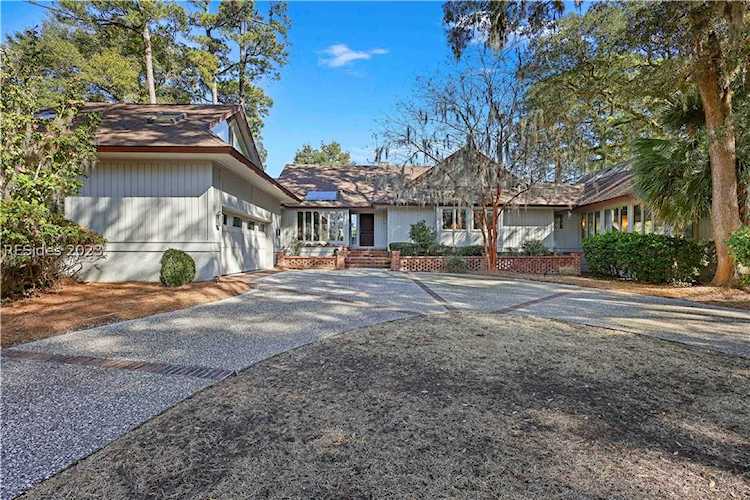 27 Marsh Dr Hilton Head Island, SC 29928