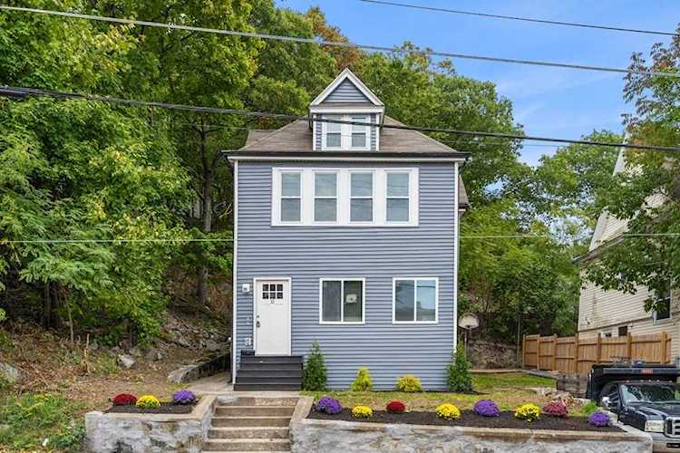 69 Pierce St Malden, MA 02148
