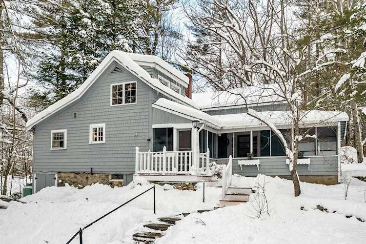 24 Loon Cove Rd Alton, NH 03810