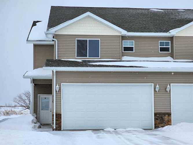 3135 NE 8th St Minot, ND 58703