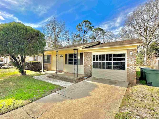 909 Bartow Ave Pensacola, FL 32507