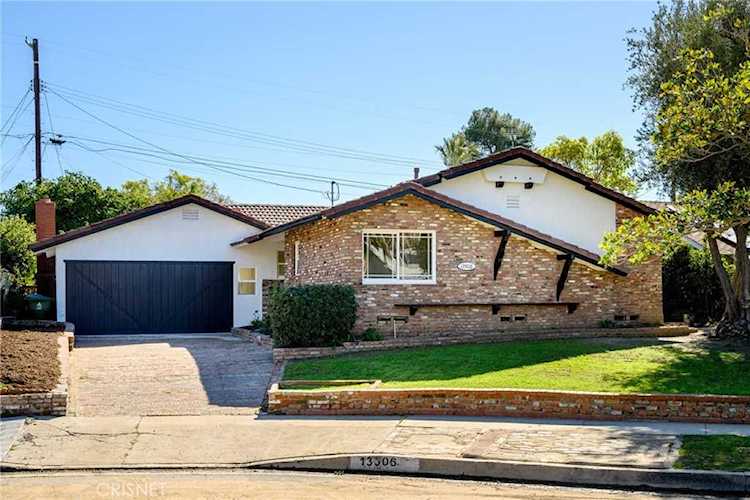 13506 Lazard St San Fernando, CA 91340