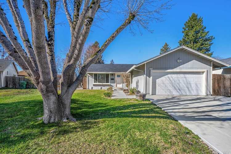 8497 Liman Way Rohnert Park, CA 94928