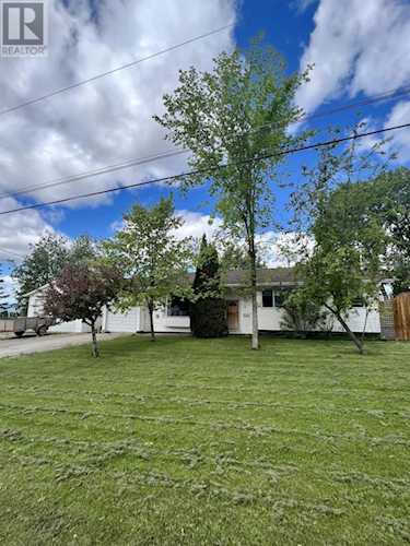 3 Scott Crescent Mackenzie, BC V0J2C0