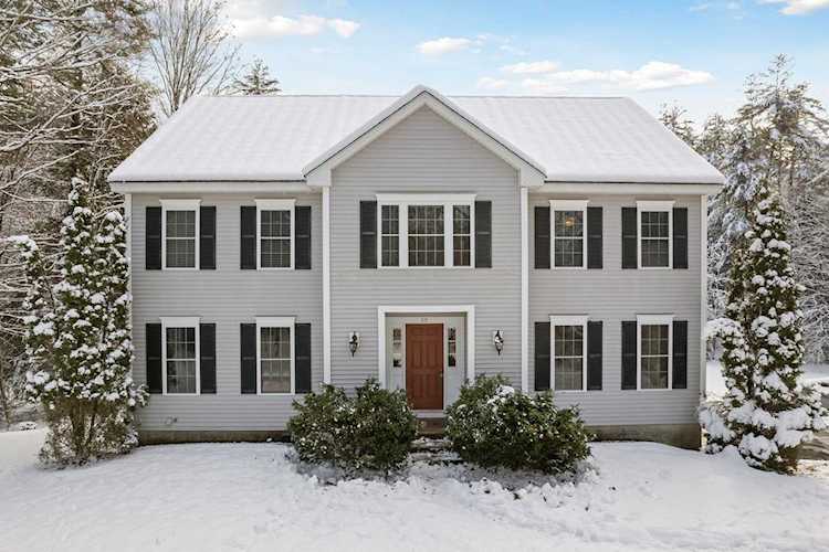 88 Gilson Rd Nashua, NH 03062