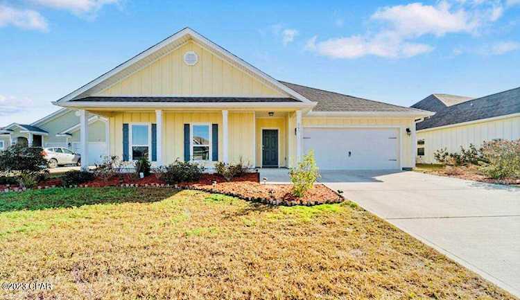 205 Bridge Harbor Dr Panama City FL 32404 735921 Bridge Harbor home for sale Beautiful Victoria Model floor plan on an over-sized lot in Bridge Harbor. This home has all the... Photo 1