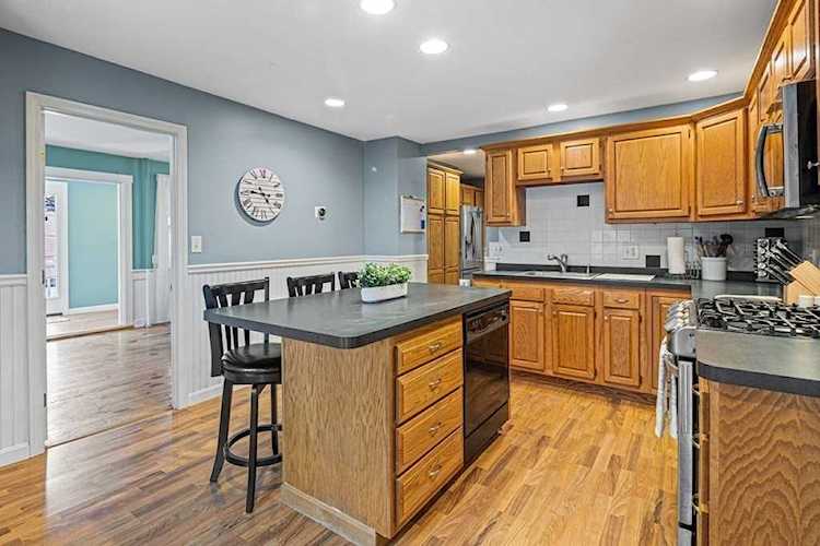 57 Columbia Rd Lowell, MA 01854