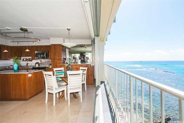 2801 Coconut Avenue #6A Honolulu, HI 96815