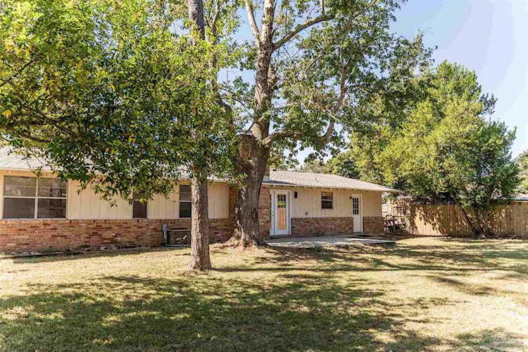 4040 Lynn Ora Dr Pensacola, FL 32504