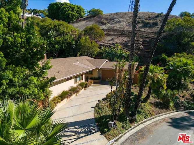 6664 Lakeridge Rd Los Angeles, CA 90068
