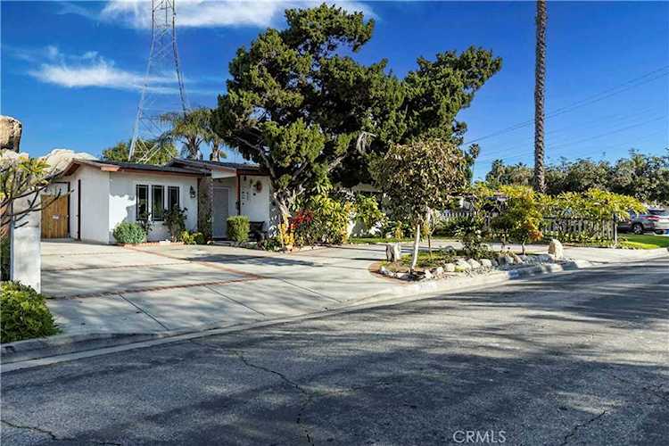 18333 E Woodcroft St Azusa, CA 91702
