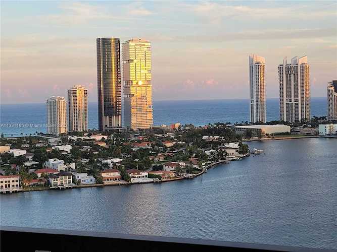 3530 Mystic Pointe Dr #2915 Aventura, FL 33180