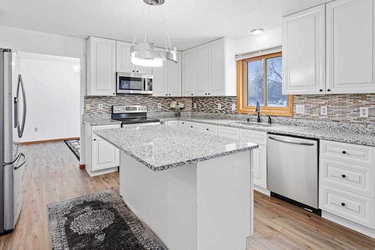 3824 Dunbar Court Brooklyn Park, MN 55443