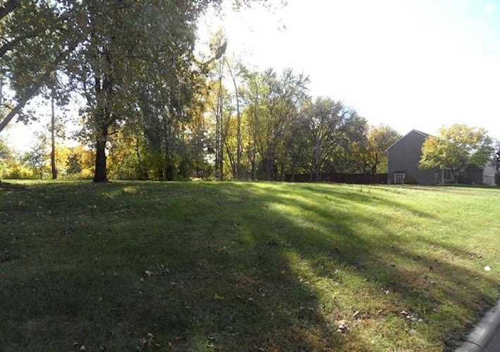 3205 Foxpoint Road Burnsville, MN 55337