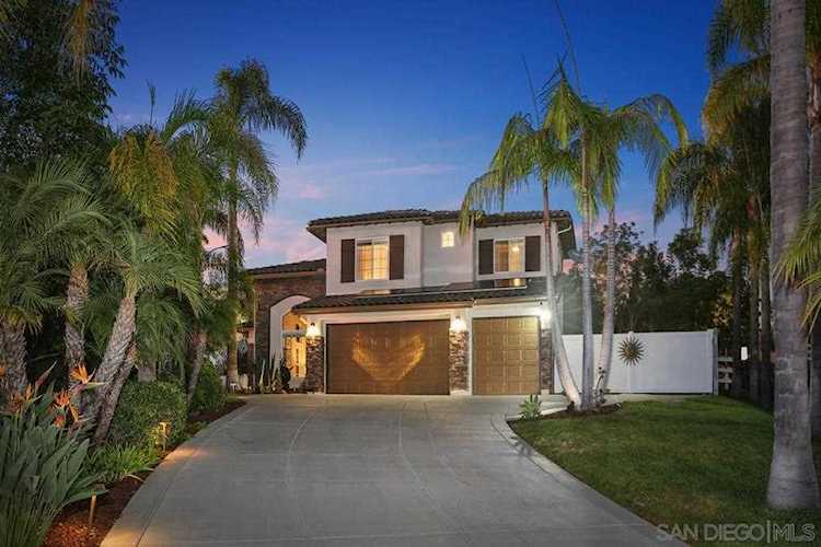 629 Sun Circle Vista, CA 92081