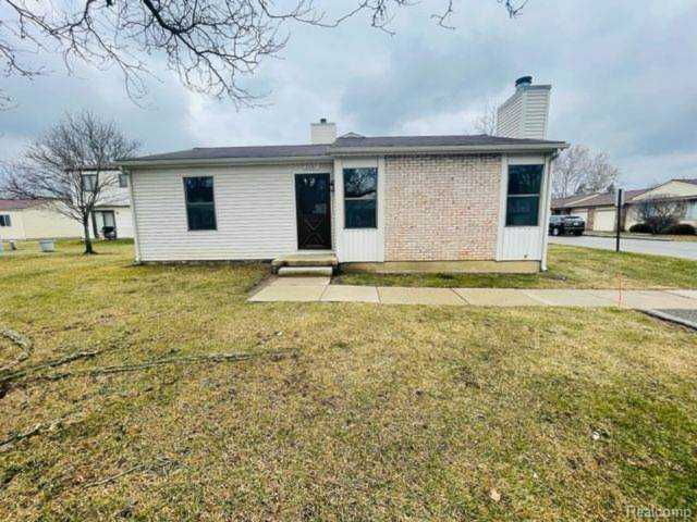 2931 Roundtree Troy, MI 48083