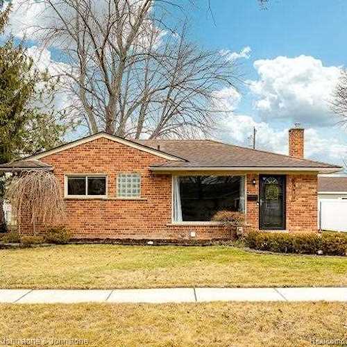 23019 Detour Saint Clair Shores, MI 48082