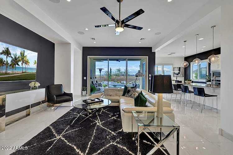 9310 W White Feather Lane Peoria, AZ 85383